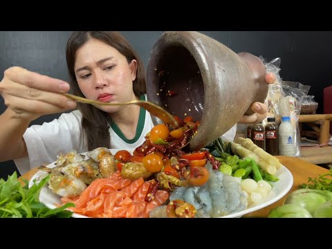 ขนมจีนราดน้ำปลา-แซลมอน-กุ้งสด- ขนมจีนราดน้ำปลา-แซลมอน-กุ้งสด-