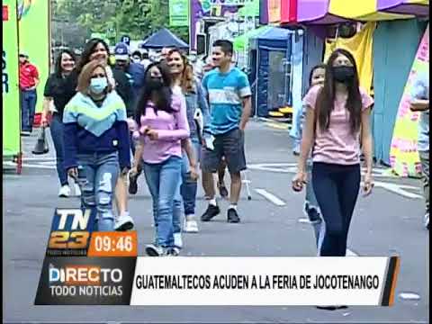 Guatemaltecos acuden a la Feria de Jocotenango
