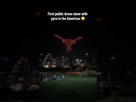 Texas iluminó el cielo con show de drones y fuegos artificiales (via Texas Longhorns) #shorts