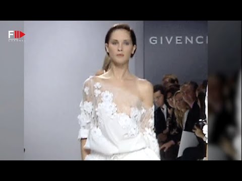 Vintage in Pills GIVENCHY Spring 2002 - Fashion Channel