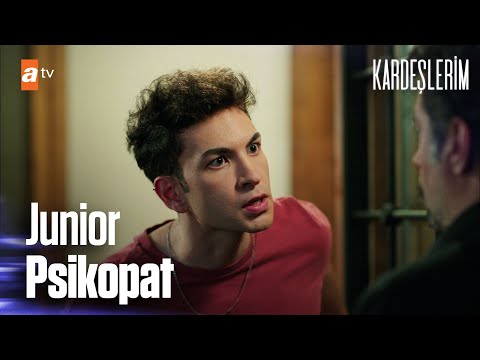 Junior psikopat Tolga da Akif'i kapıdan kovuyor! - Kardeşlerim 56. Bölüm (SEZON FİNALİ)