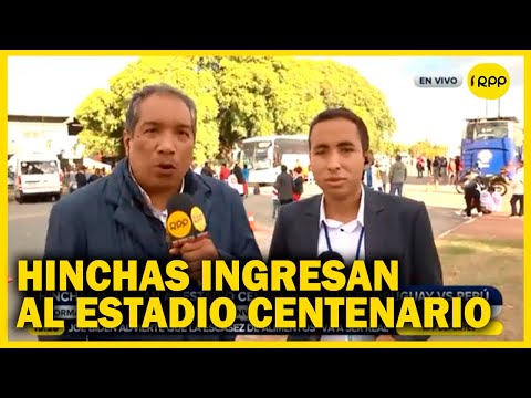 Hinchas ingresan al estadio Centenario para alentar a la selección nacional