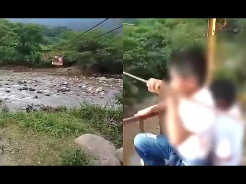Piura: Escolares cruzan río en 'huaro' para llegar a clases