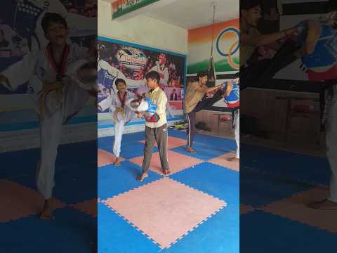 #taekwondo #kickstreaming #viral #youtubeshorts #videoshort 🥋🔥👍