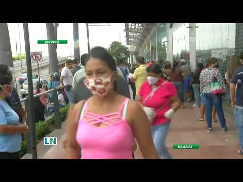 Se registra aglomeraciones de personas en Guayaquil