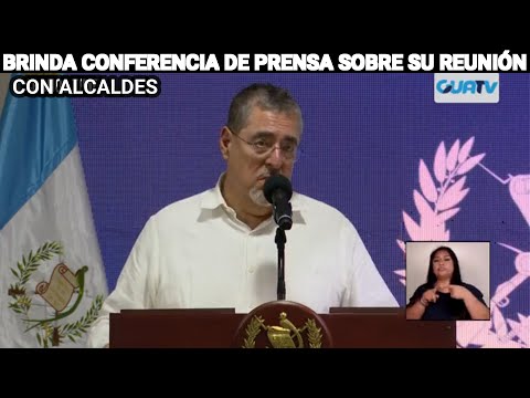 BERNARDO ARÉVALO BRINDA CONFERENCIA DE PRENSA SOBRE SU REUNIÓN CON ALCALDES DE IZABAL, GUATEMALA.