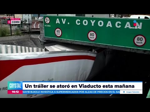 ¿Qué ha pasado con el tráiler que se quedó atorado en Viaducto? | Noticias con Crystal Mendivil