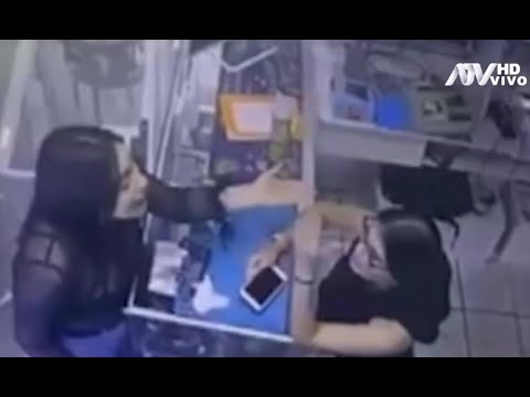 La Victoria: Vendedora le clava cuchillo por la espalda a otra por quitarle clientes