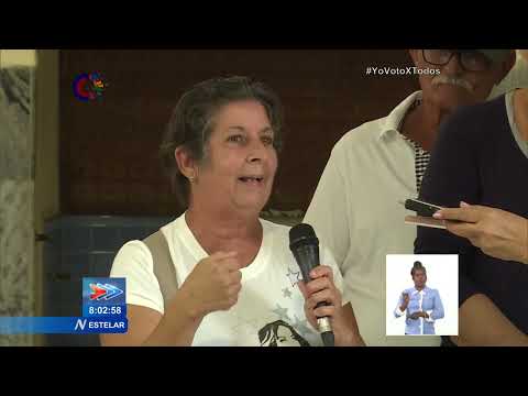 Presidente de Cuba dialoga con pobladores de la comunidad aeropuerto