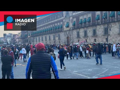 CNTE protesta en las puertas de Palacio Nacional; exigen hablar con López Obrador