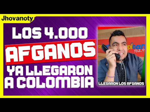 Juan Diego Alvira recibiendo a los 4.000 afganos que llegan a Colombia. - Jhovanoty