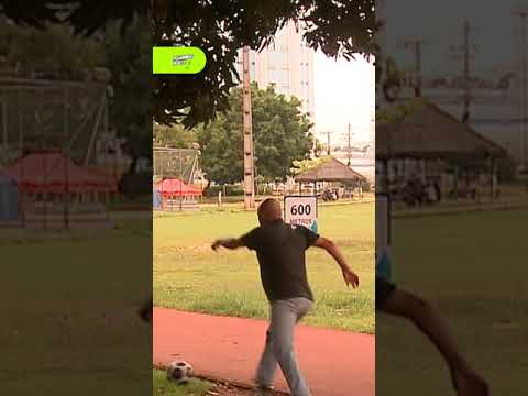 TONINHO TORNADO: PEGADINHA DA BOLA FALSA ACABA EM CONFUSÃO NA PRAÇA! - PEGADINHAS REDETV