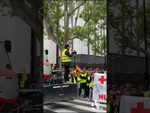 Una nueva tractorada recorre las calles de Zaragoza para protestar por la situación agraria