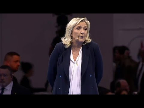 Marine Le Pen: Emmanuel Macron déconstruit, mais ne reconstruit rien