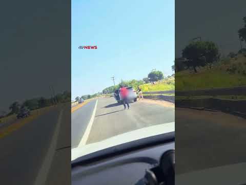 Motorista armado atira em veículo durante briga de trânsito em rodovia de SP #shorts