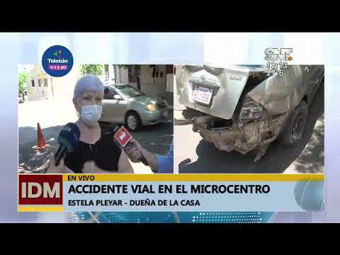 Conductor hizo una mala maniobra y echó una muralla en el microcentro de Asunción
