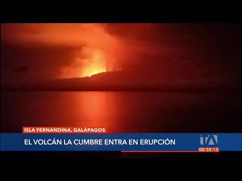 Turistas visitan con emoción Galápagos tras la erupción del volcán La Cumbre