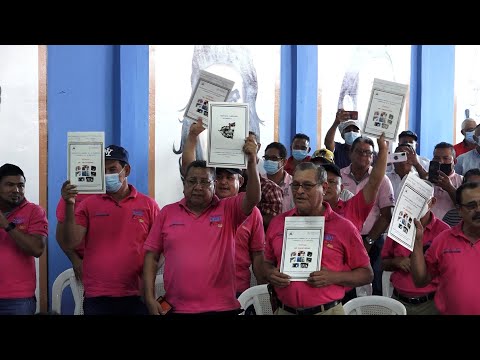 Entregan títulos de propiedad a cooperativas de transporte en Managua