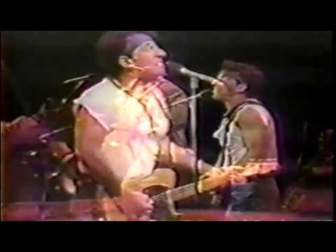 Bruce Springsteen - Cover Me [live]