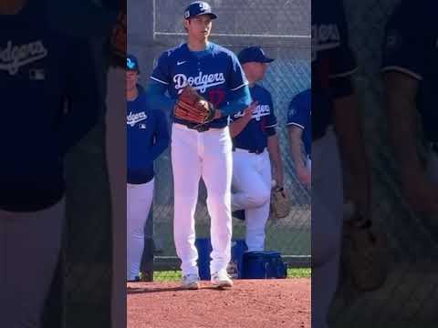 Shohei Ohtani is back on the mound throwing his first bullpen of Spring Training!