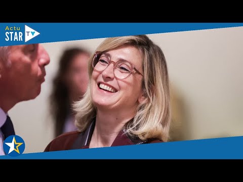 Julie Gayet bouleversée par François Hollande : il lui fait une belle déclaration d'amour et évoque