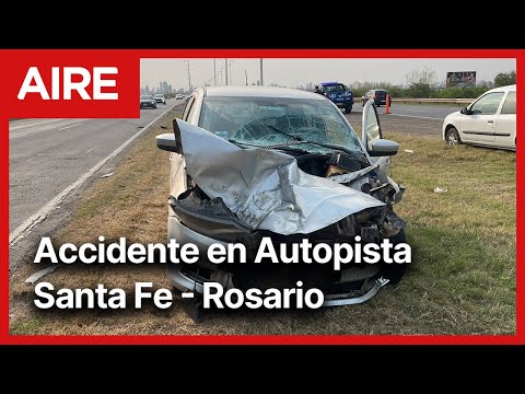 Fuerte accidente en Au. Sta Fe - Ros: una camioneta giró en U y fue embestida por un auto