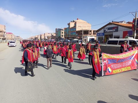Los Ponchos Rojos iniciaron su marcha hacia La Paz