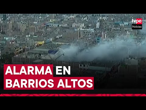 Cercado de Lima: bomberos intentan controlar incendio en almacén de juguetes