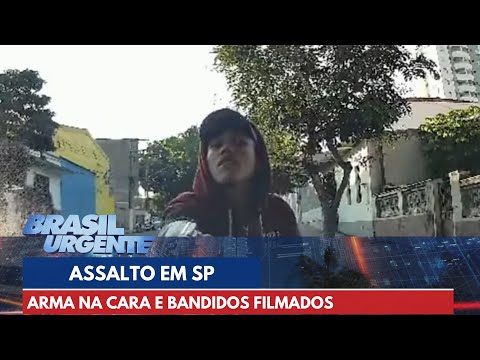 Arma na cara e bandidos filmados durante assalto | Brasil Urgente
