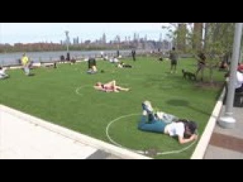 Circles enforce social distancing in NYC park