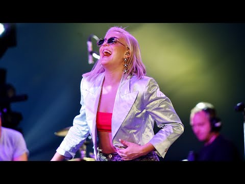 Anne Marie - Ciao Adios (Radio 1's Big Weekend 2017)