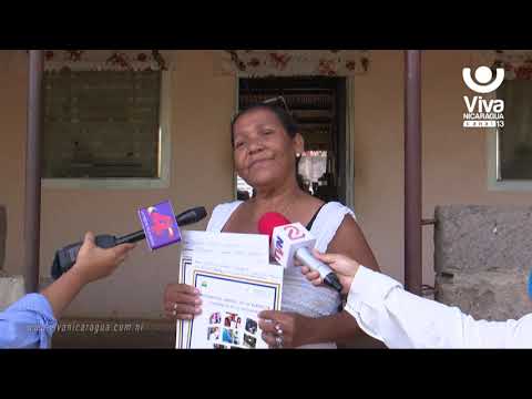 Procuraduría entrega títulos de propiedad a madres de Ciudad Sandino