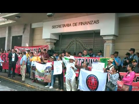 Sindicato del INA protestan por el pago de jubilación a trabajadores