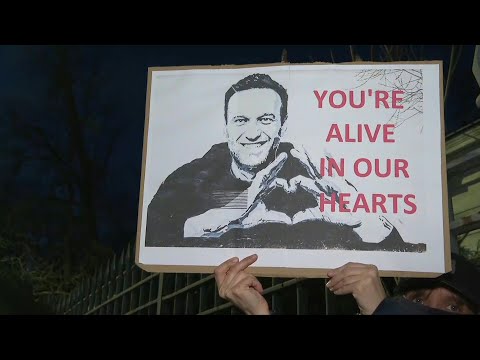 Mort de Navalny: manifestation devant l'ambassade de Russie à Varsovie | AFP Images