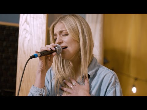 the King will come - yet (don't give up) [live from the kitchen table]