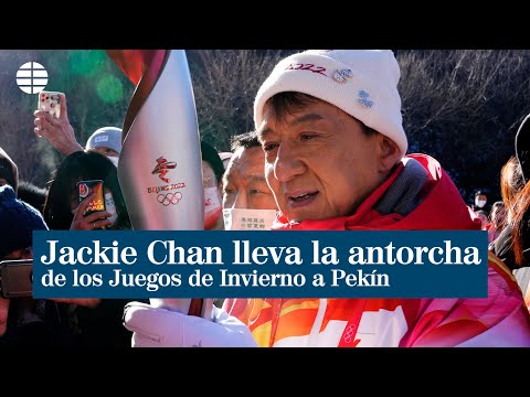 Jackie Chan lleva la antorcha olímpica en unos Juegos con unos protocolos demasiado duros