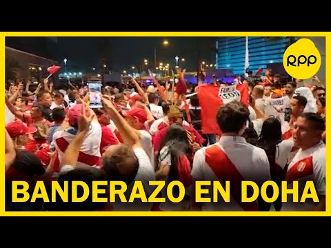 SOMOS LOCALES: peruanos hacen banderazo en Qatar y reciben a la selección en su hotel