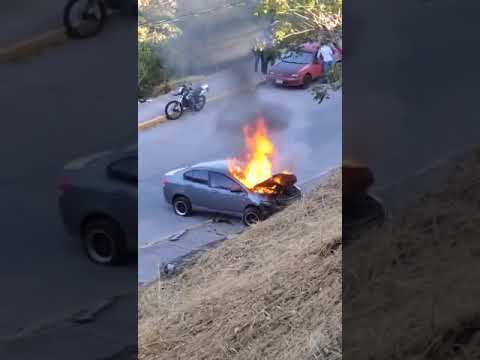 Se reporta una persona herida al incendiarse su vehiculo dentro de la UNAH