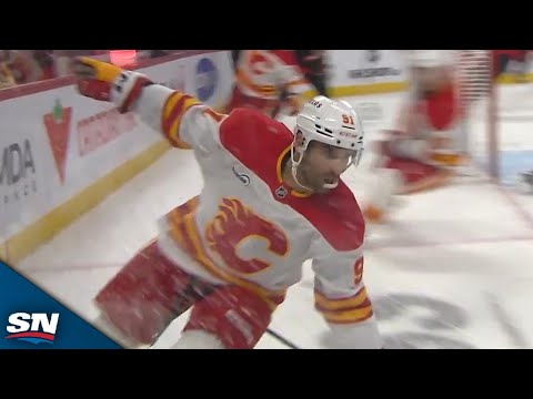 Flames Nazem Kadri Plays Give-And-Go With Jonathan Huberdeau Before Roofing Beauty Goal