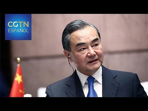 Canciller chino defiende resolución pacífica de disputas