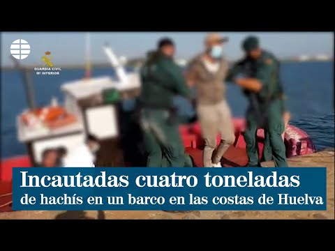 Incautadas cuatro toneladas de hachís en un barco pesquero a 130 millas de las costas de Huelva