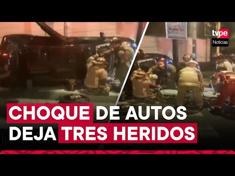 Jesús María: auto termina volcado tras chocar con camioneta en avenida San Felipe