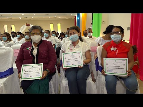 Nicaragua cuenta con nuevos técnicos en medicina natural