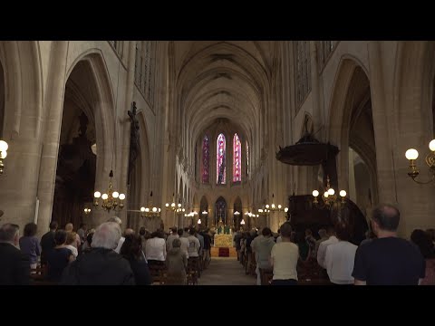 Mass held for French general in charge of Notre Dame renovation
