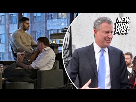 Bill de Blasio caught in heated make-out session with mystery woman
