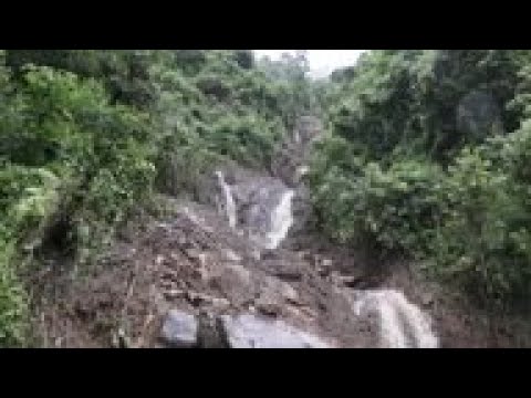 Landslides, flooding block highway to Kathmandu