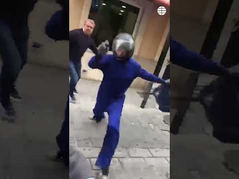 Vecinos de un pueblo de Cádiz atrapan a golpes a dos hombres tras atracar una joyería