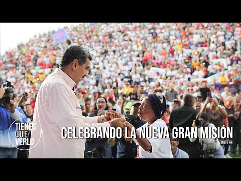 Abuelita dejó a un lado el bastón y se lanzó a bailar con Maduro