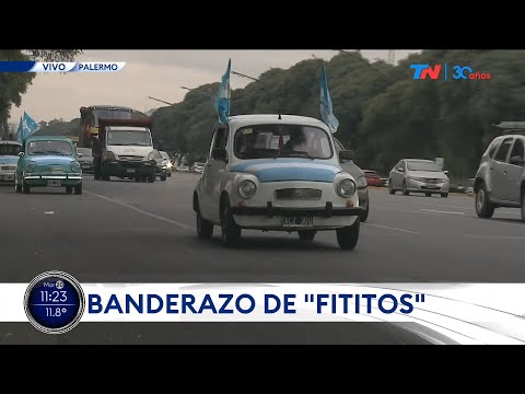 BANDERAZO DE FITITOS I Caravana de autos clásicos por el Día de la Bandera