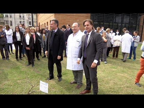 Presidente Lacalle Pou visitó Centro Uruguayo de Imagenología Molecular